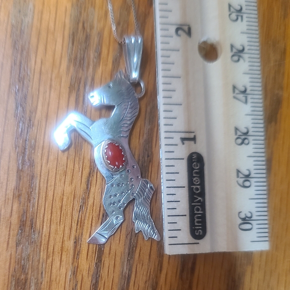 Native Navajo Sterling & Red Coral Rearing Horse Pendant on SS Chain Hallmarked - Picture 3 of 6